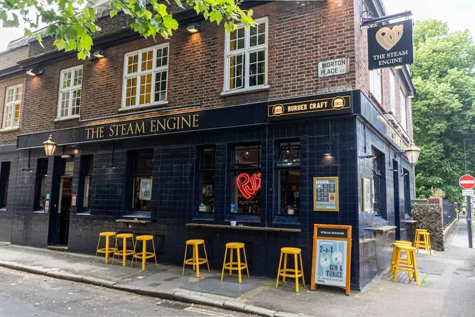 PubLove @ The Steam Engine - Hostel