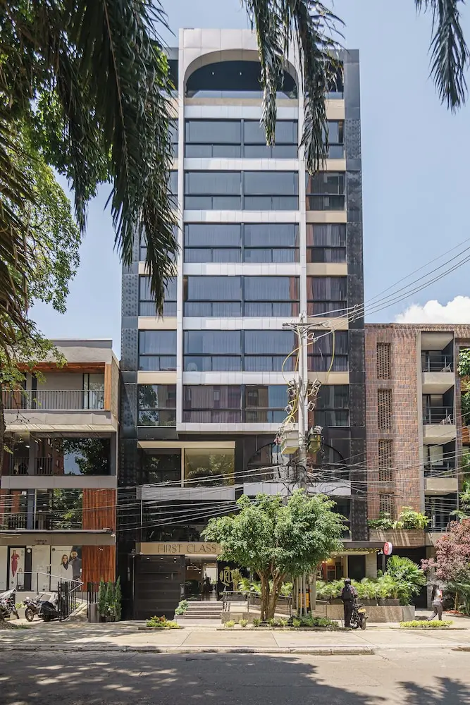 First Class Hotel, Primary image