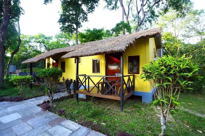 SAFARI ADVENTURE LODGE