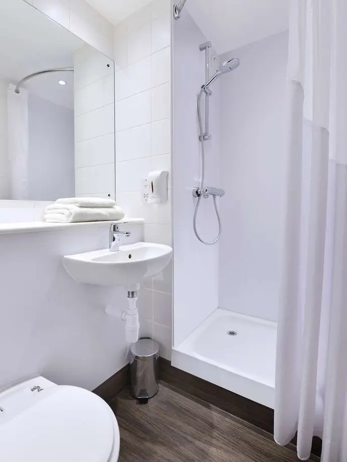 TRAVELODGE BATH WATERSIDE