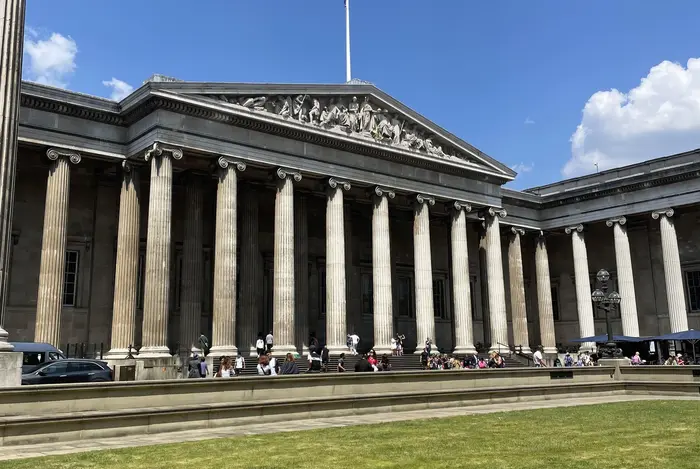 Visita Guiada por el Museo Británico en Español en Grupo Reducido