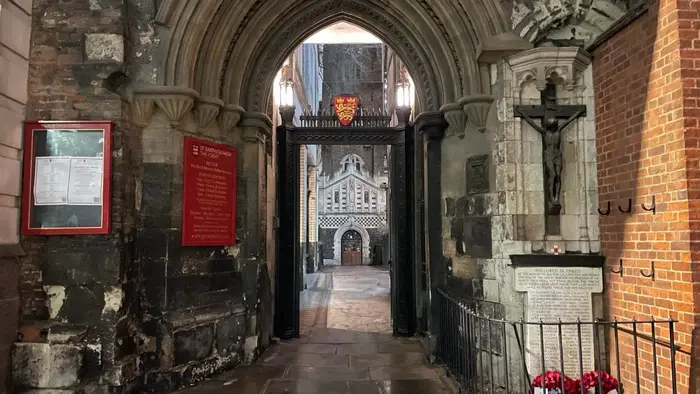 Tour Misterios y Leyendas de Londres en Español en Grupo Reducido
