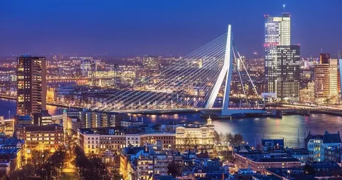 Excursión a Róterdam - La Haya y Scheveningen en Privado con Recogida en Español
