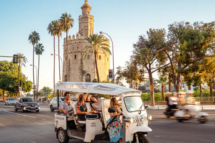 Tour Privado Exprés por Sevilla en Tuk Tuk de 1 Hora