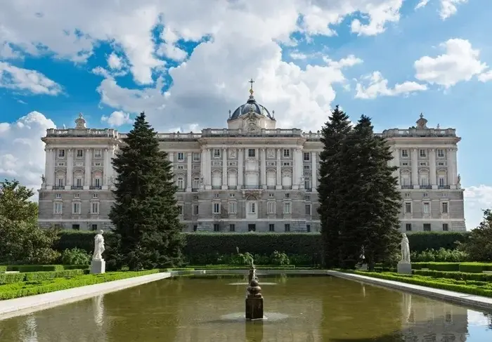Tour Guiado Semiprivado al Palacio Real de Madrid