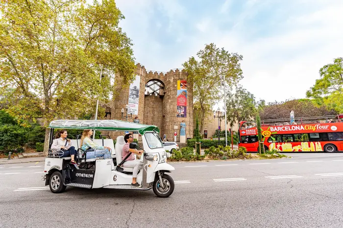 Tour Privado Experto por Barcelona en Tuk Tuk de 3 Horas