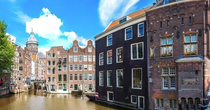 Visita Panorámica Privada a Ámsterdam y Molinos Zaanse Schans con Recogida en Español