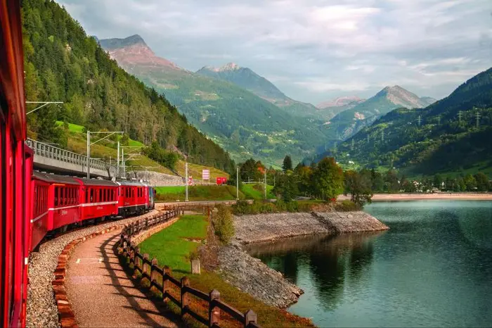 Excursión de un día a los Alpes Suizos, Bernina y St. Moritz