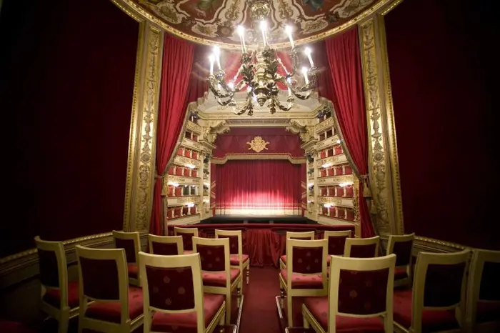 Tour del Teatro y Museo de La Scala en Grupo Reducido