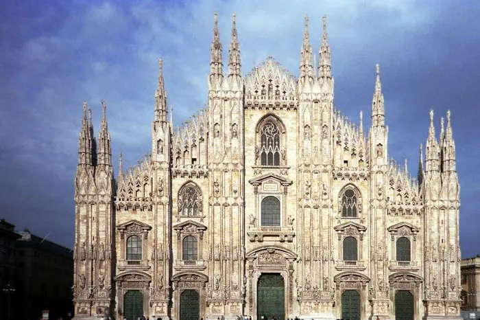 Milan Pass 72 Horas con City Sightseeing Hop On Hop Off y Billete de Transporte Público