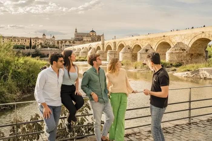 Tour Premium de Día Completo en Tren de Alta Velocidad desde Sevilla a Córdoba con Mezquita-Catedral en Semiprivado