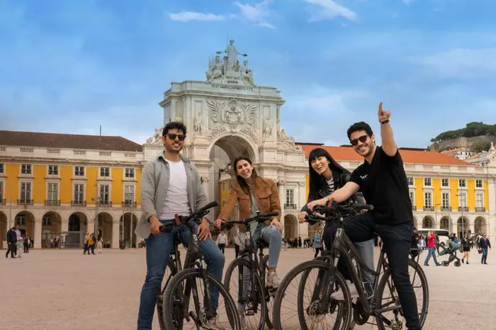 Tour Todo Lisboa a Pie, en Bici y Paseo en Bote en Privado