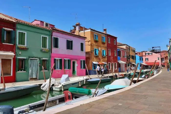 Excursión a Burano y Murano con Visita a la Fábrica de Vidrio por la Mañana