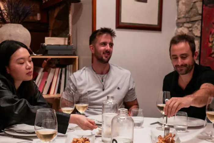 Viaje Gourmet por El Born en Privado con Maridaje de Tapas y Vino