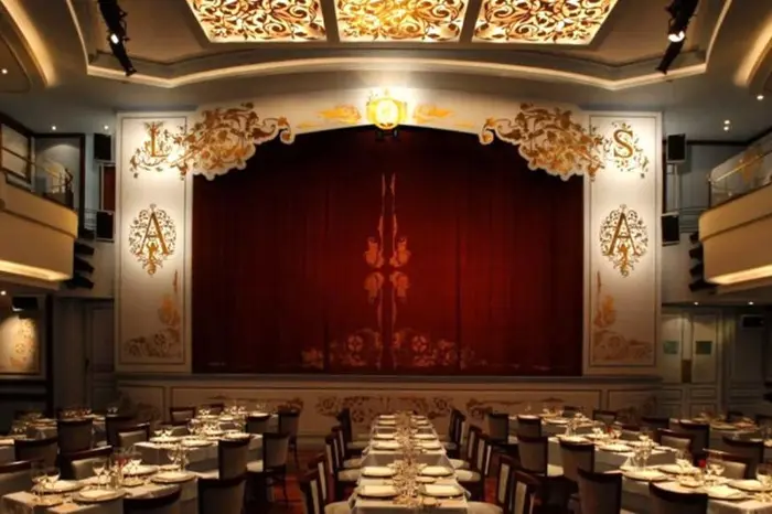 Café de los Angelitos: Show y Cena Menú Ejecutivo con Recogida