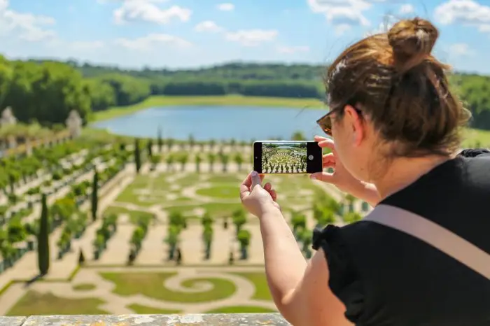 Versalles y Jardines con Audioguía + Transporte desde París en Autobús