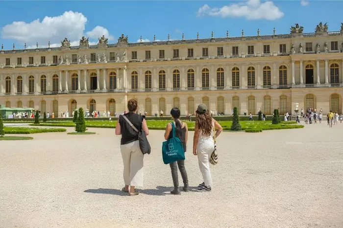 Visita Guiada de un Día al Palacio de Versalles y los Trianones en Privado con Almuerzo y Recogida por el Hotel
