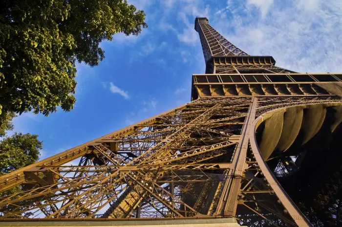 Visita Audioguiada de la Torre Eiffel 3er Piso y Crucero en Grupo Reducido