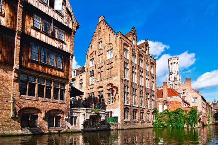 Excursión de un Día a Brujas (Bélgica) por su Cuenta desde París