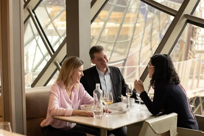 Entrada Torre Eiffel Segundo Piso con Audioguía y Almuerzo