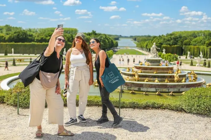 Tour con Audioguía a Versalles y Crucero por el Sena sin Transporte