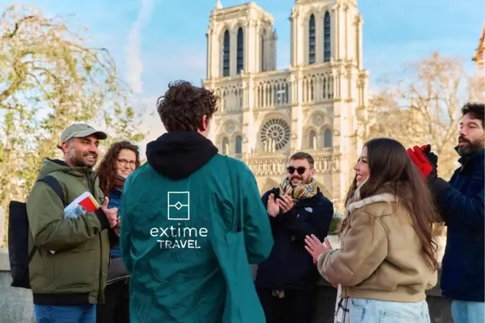 Entrada y Visita Audioguiada a la Catedral de Notre Dame, Visita Guiada del Barrio de la Île de la Cité y Crucero por el Sena