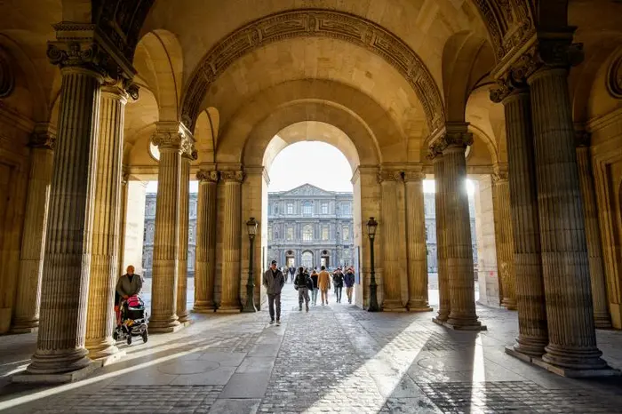 Visita Guiada al Louvre con Entrada al Museo de Orsay
