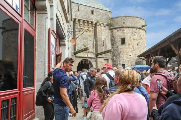 6 Días en París: Torre Eiffel, Versalles, Giverny, Louvre, Crucero, Moulin Rouge y Mont Saint Michel