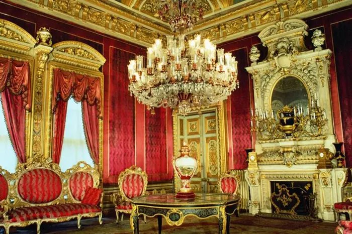 Crucero por el Bósforo y Palacio de Dolmabahce con Dos Continentes con Recogida