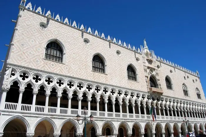 Paseo en Góndola y Palacio Ducal Sin Colas