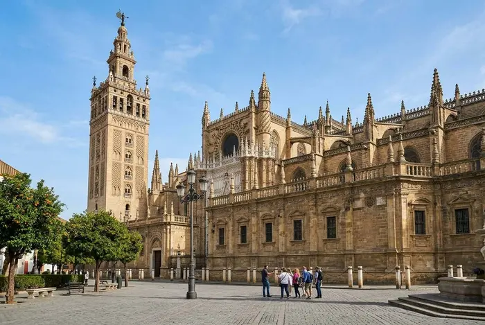 Tour privado por el Alcázar, la Catedral y la Giralda