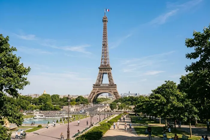 Tour por París, paseo en barco y Torre Eiffel