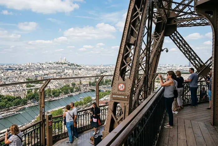 Entrada a la 2ª planta de la Torre Eiffel
