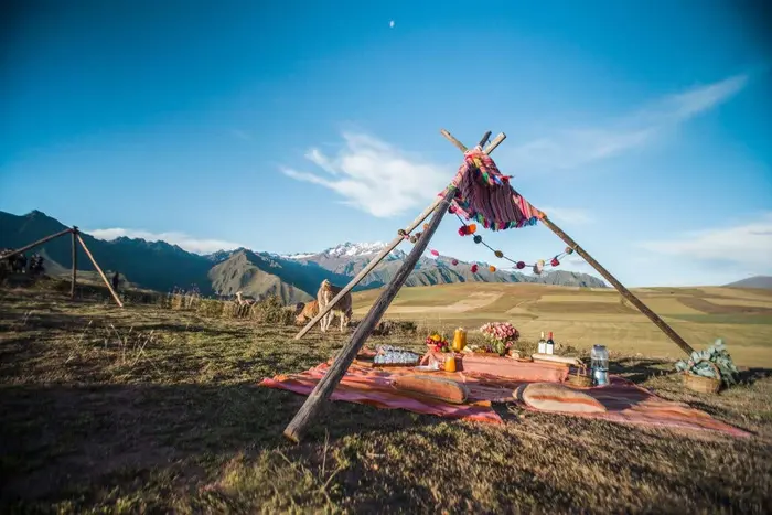 Excursión a Chinchero, Maras y Moray + Pícnic con llamas