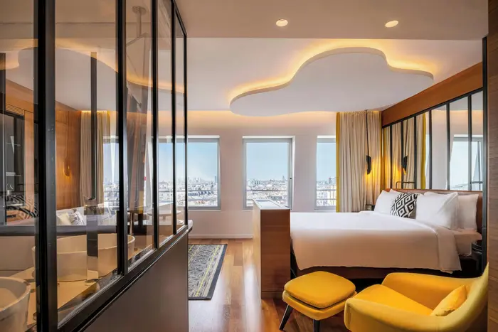 Renaissance Paris Republique Hotel, París