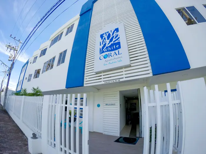 White Coral Apartasuite, San Andrés