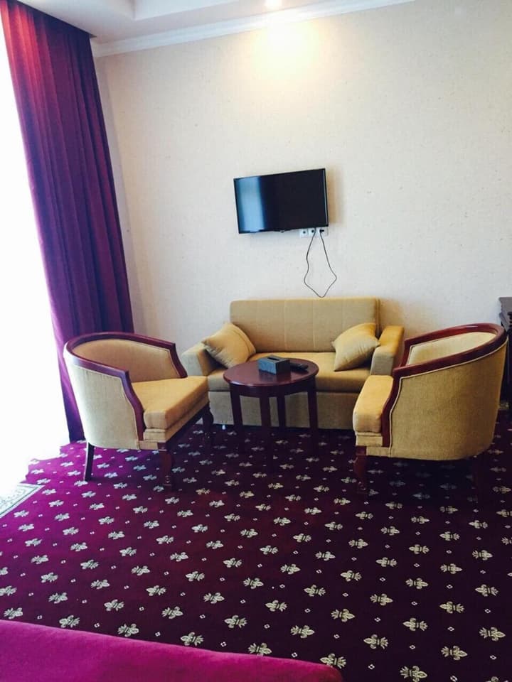 Nairi Hotel