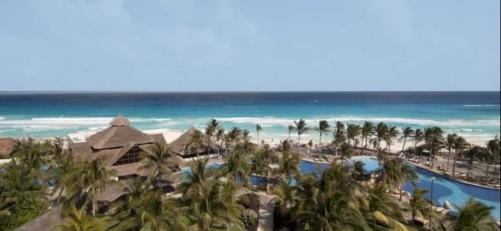 Grand Oasis Cancún & Oasis Cancún Lite & The Pyramid