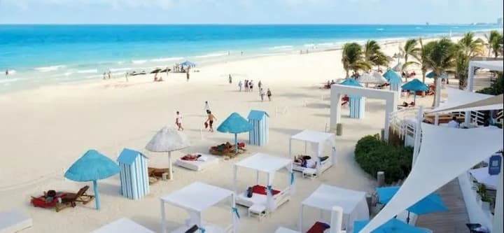 Grand Oasis Cancún & Oasis Cancún Lite & The Pyramid