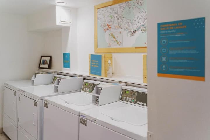 Auberge Saintlo Montréal  - Hostel