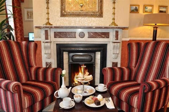 Maples House Hotel