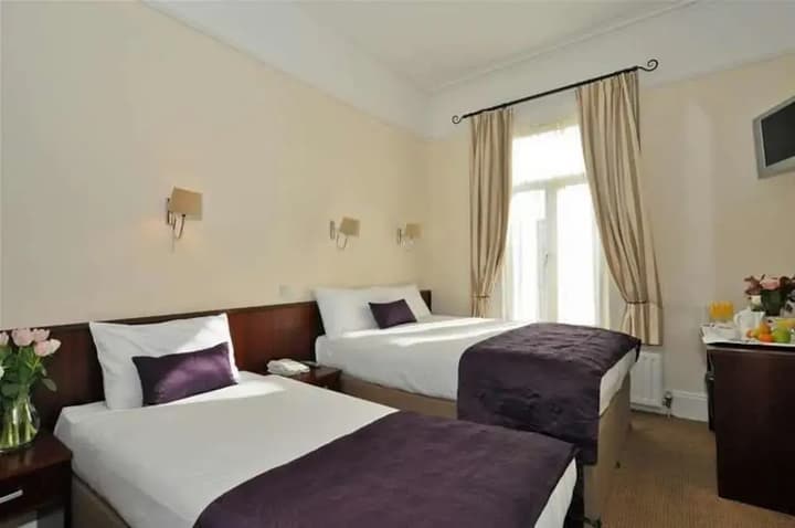 Maples House Hotel