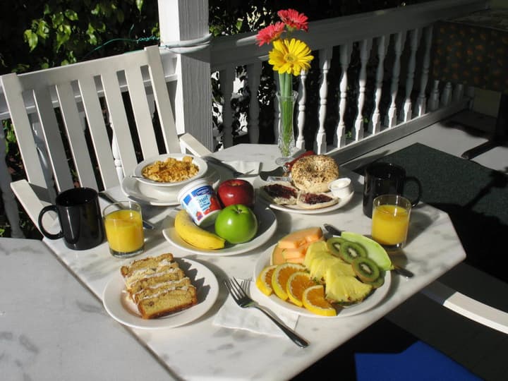 Duval Gardens at Southernmost Beach Resort – Adults Only