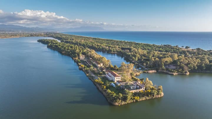Arethousa Hotel