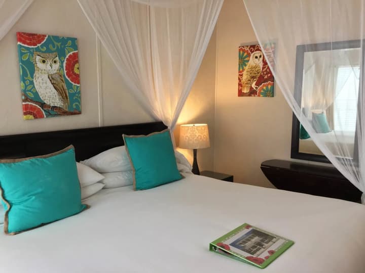 Duval Gardens at Southernmost Beach Resort – Adults Only
