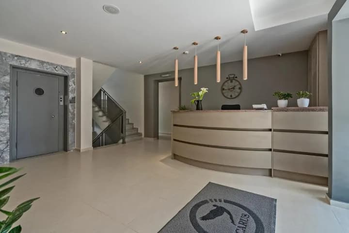 Lefkoniko Icarus Suites