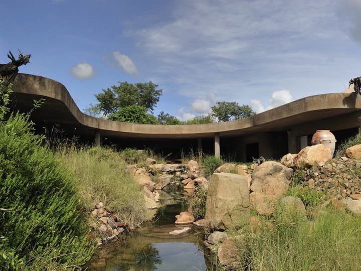 Sabi Sabi Earth Lodge