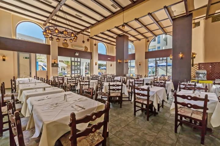 Lefkoniko Icarus Suites