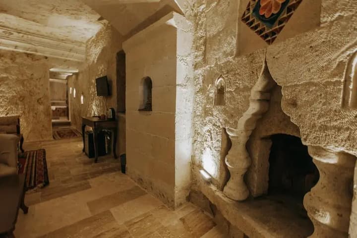 Lagania Cave Suites