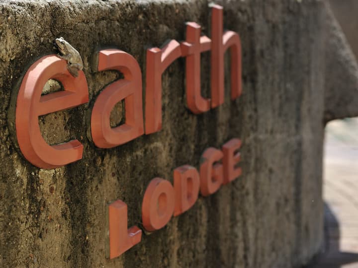 Sabi Sabi Earth Lodge
